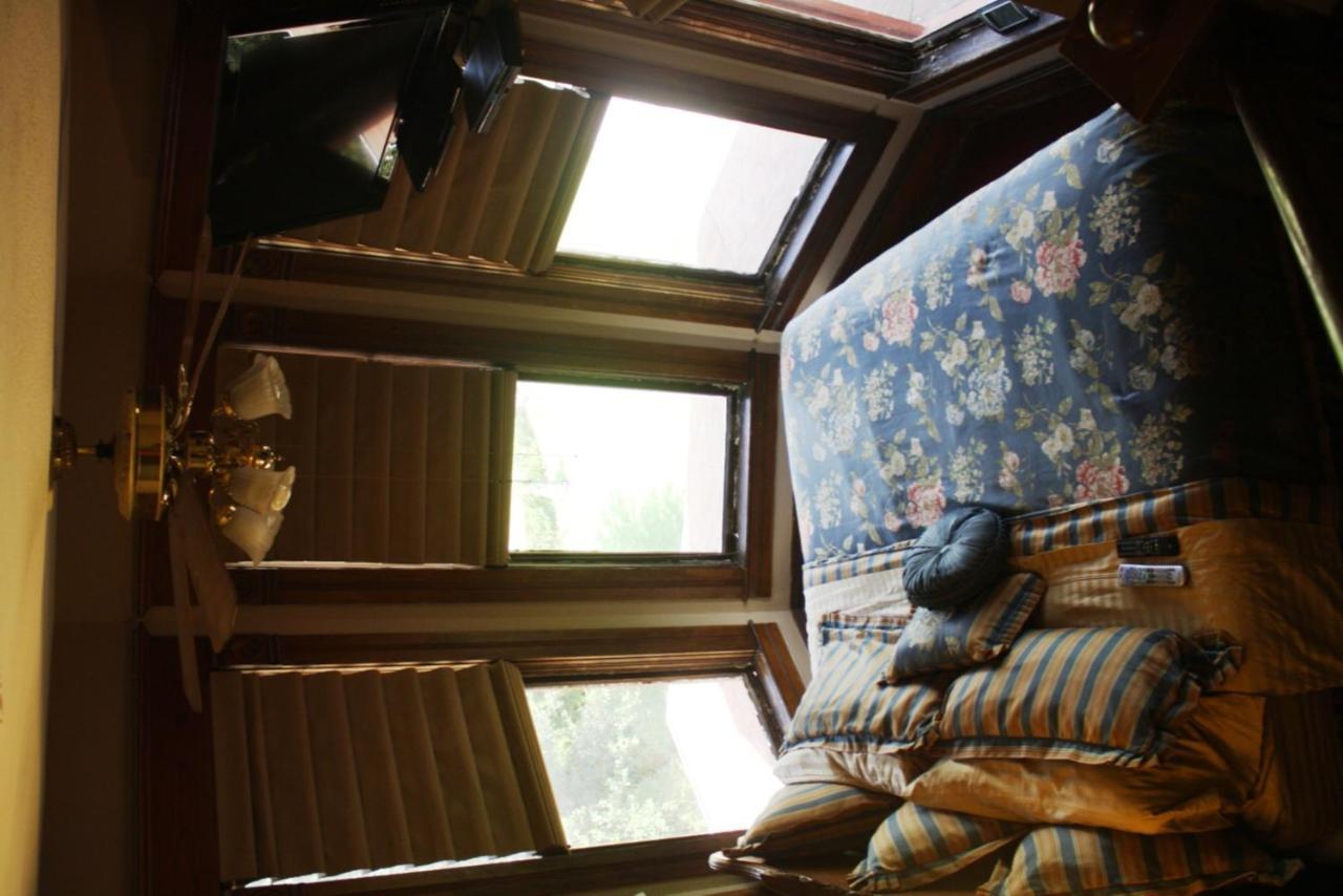 Angel'S Nest Bed & Breakfast เวเธอร์ฟอร์ด ภายนอก รูปภาพ